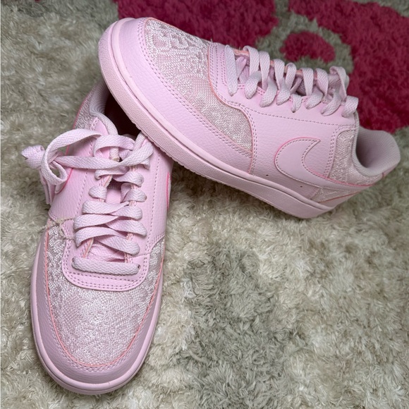 NIKE Pink Lace Women's Sneakers - Picture 8 of 12